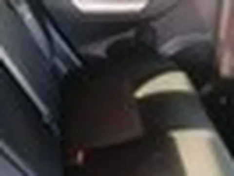 Khách đi taxi để lại "vật lạ" trên xe khiến tài xế bị vợ nghi ngờ, phải đưa ra thông báo dở khóc dở cười
