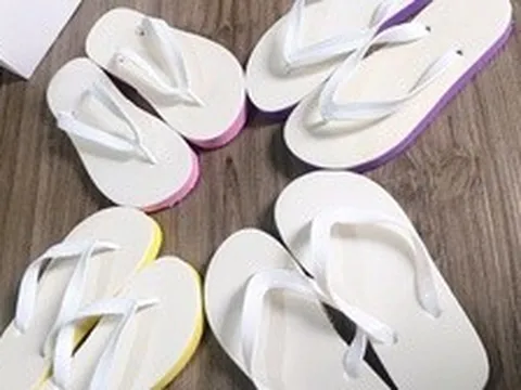 Vì sao gọi là dép Lào?