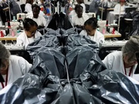 Venezuela: Xưởng thời trang chuyển từ may váy cưới sang may túi đựng thi thể sau thảm họa động đất