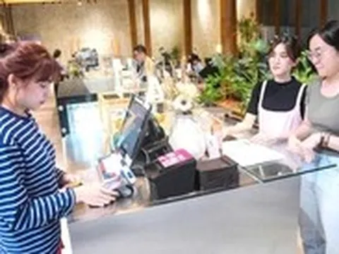 Cử tri TP.HCM kiến nghị nâng ngưỡng chịu thuế hộ kinh doanh lên 3 tỉ đồng, Bộ Tài chính nói gì?