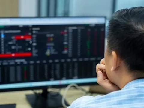 Nhà đầu tư khóc ròng khi 'cố vấn mạng' chỉ vẽ bốc trời rồi lặn mất tăm