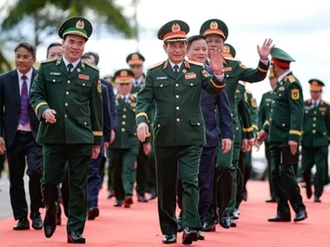 Đại tướng Phan Văn Giang sang Lào, bắt đầu dự Giao lưu hữu nghị quốc phòng biên giới