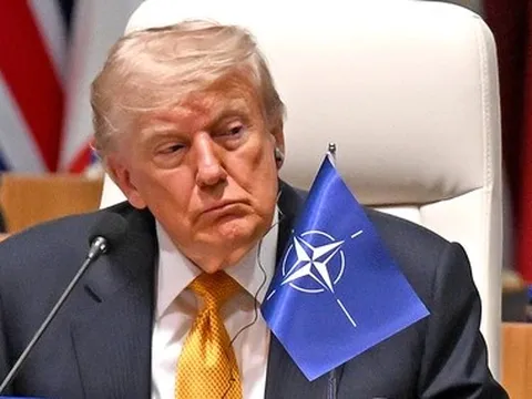 Ông Trump tuyên bố Mỹ sẽ ‘đánh mạnh vào Iran ngay đêm nay’