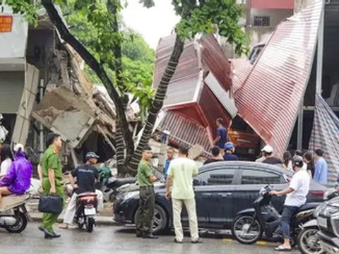 Vụ 2 căn nhà đổ sập ở Bắc Ninh: Chính quyền yêu cầu dừng thi công