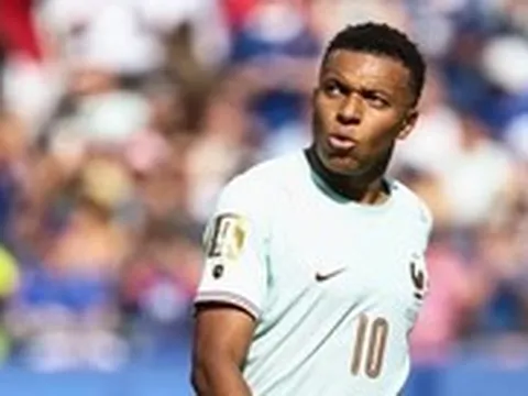 Video: Mbappe, Dembele thay nhau lập siêu phẩm cho tuyển Pháp