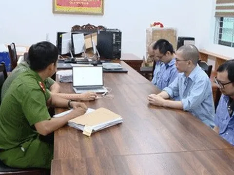 Giám đốc OKWIN cùng thuộc cấp khai gì trong vụ mua bán 5.000 tài khoản ngân hàng?