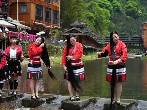 Ngôi làng nổi tiếng với "đặc sản" tóc dài, người dân kiếm hàng nghìn tỷ đồng nhờ livestream