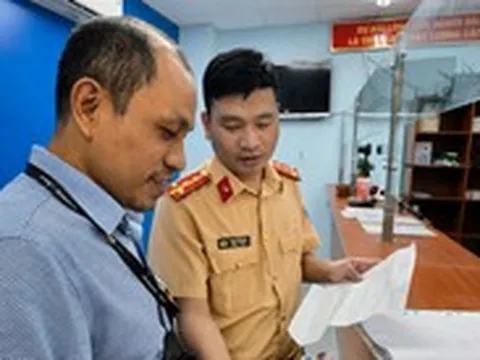 CSGT TP.HCM khuyến cáo tình trạng mạo danh, lừa đảo người dân 'lo thủ tục nhanh'