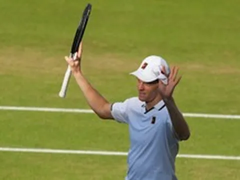 Hạ Djokovic, Sinner vào chung kết Wimbledon 2 mùa liên tiếp