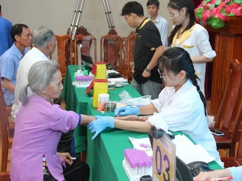 "Bố mẹ dặn tôi cố gắng đưa anh trở về..."