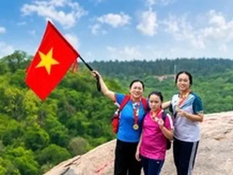 Mùa hè cùng con lên rừng, xuống biển: Trải nghiệm thay vì dán mắt vào điện thoại