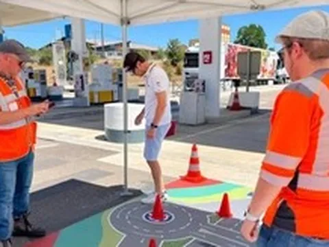 Pháp: Thay vì phạt tiền, tài xế chạy quá tốc độ phải đi học lại