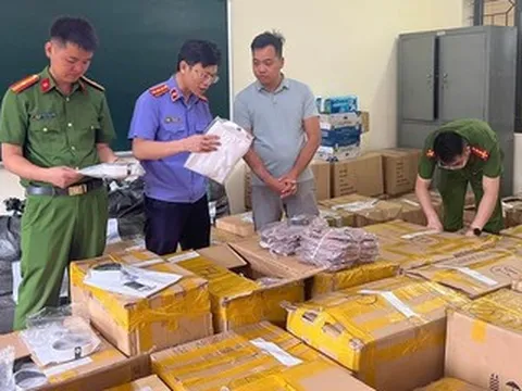 Khởi tố người đàn ông làm giả 16.000 sản phẩm thời trang, bán cho hơn 20 cửa hàng