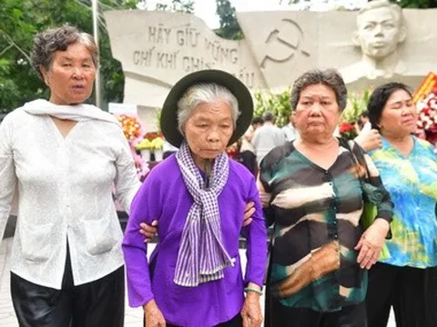 Gia đình người nhận thân nhân liệt sĩ Huỳnh Văn Quên: Chúng tôi đến công viên Lê Thị Riêng thắp nhang cho 'anh Hai' và đồng đội