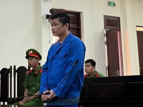 Bé trai 7 tuổi ngủ gầm cầu thang bệnh viện và chuỗi ngày bị cha ép bán vé số, bạo hành
