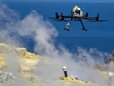 Drone và tia laser 'đọc hơi thở' núi lửa trước khi phun