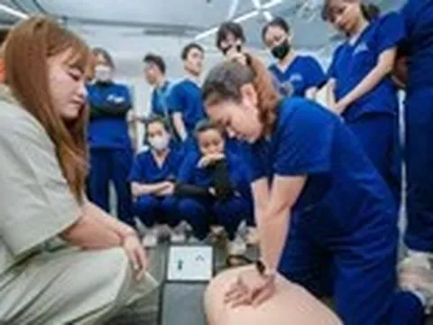 Bệnh viện Bạch Mai đào tạo sơ cấp cứu cho dược sĩ Long Châu nâng cao sức khỏe cộng đồng