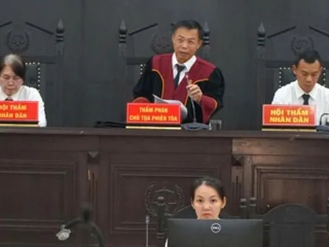 Vụ tán sỏi ở BVĐK vùng Tây Nguyên: Nguyên giám đốc và 2 thuộc cấp lĩnh án
