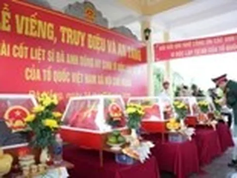 Truy điệu 5 liệt sĩ tìm thấy ở hang Đá Sập: 'Chưa biết quê anh, nhưng Đà Nẵng biết ơn anh'