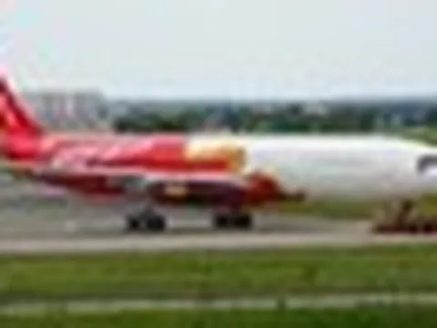 Cuối tháng 6, sân bay Pháp ghi nhận một máy lạ của Vietjet