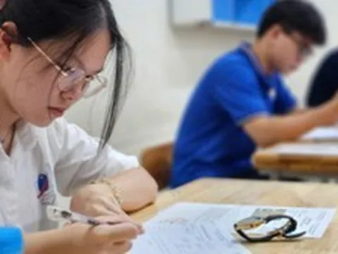 Chuyện hy hữu: Ghen tỵ bạn đạt điểm 10 môn Toán thi tốt nghiệp THPT 2026, nữ sinh lên mạng tố bạn gian lận