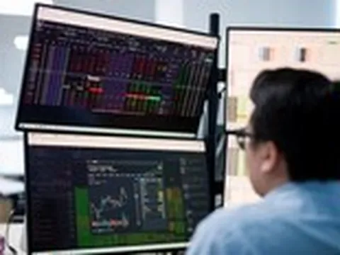 Chứng khoán 14-7: VN-Index mấp mé 1.800 điểm, nên bán hạ tỉ trọng hay mua bắt đáy?