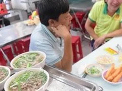Giá hàng quán tăng rồi khó giảm: Xăng dầu chỉ là một phần câu chuyện