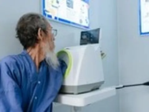 Trạm Công dân số đầu tiên tại phố đi bộ Nguyễn Huệ đưa tiện ích y tế số đến 'gần dân, sát dân' hơn