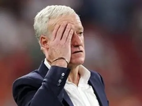HLV Deschamps: Trọng tài đủ đẳng cấp chưa?