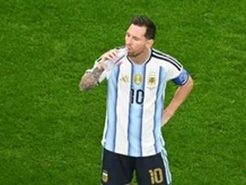 Hé lộ số tiền 'khủng' thu về từ giờ nghỉ uống nước tại World Cup 2026