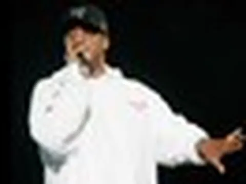 Nghệ sĩ có tài sản 74.000 tỷ làm show hỗn loạn chưa từng thấy: Suýt hủy phút chót, Beyoncé và Rihanna “quẩy” đến rạng sáng