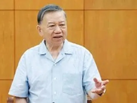 Tổng Bí thư, Chủ tịch nước làm việc với các cơ quan phát triển công nghiệp hàng hải