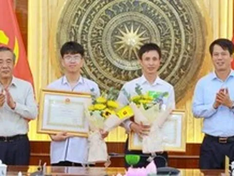 Thanh Hóa tặng bằng khen cho học sinh đoạt giải Olympic quốc tế và khu vực