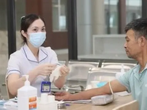 Tăng phụ cấp đặc thù cho nhân viên y tế từ ngày 15-7