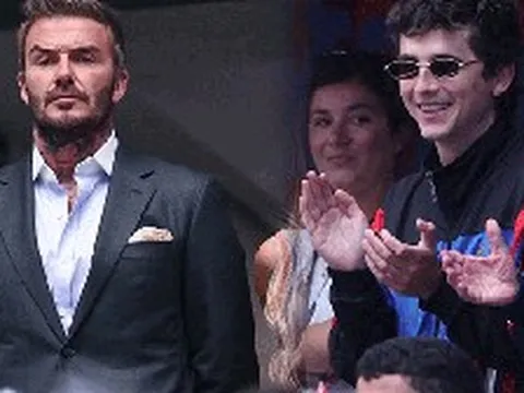 David Beckham đọ visual với Timothée Chalamet trên khán đài World Cup: Ai hơn ai?