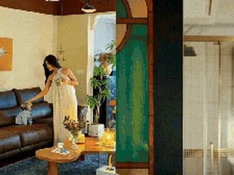 Cải tạo ban công 1m² thành phòng tắm, không đi làm vẫn sống rất chill: Cuộc sống khiến nhiều người tò mò