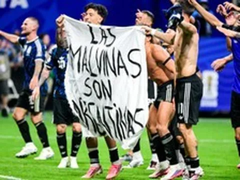 Argentina đối diện án phạt từ FIFA sau màn ăn mừng trận thắng tuyển Anh
