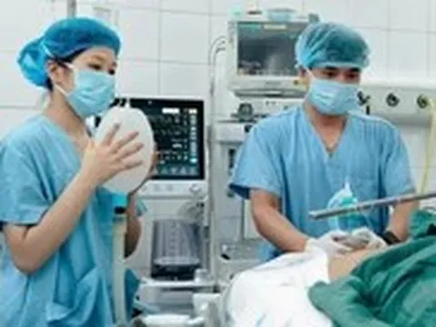 Vụ ô tô khách chở 32 người lao khỏi cao tốc: Đang khẩn trương cấp cứu 28 nạn nhân
