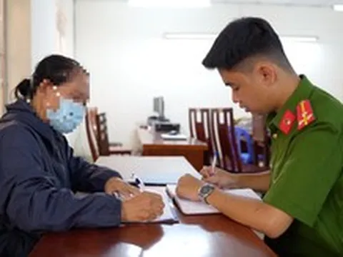 Bị dụ vay ngân hàng để sở hữu kỳ nghỉ, cô giáo hưu trí gánh nợ nửa tỉ đồng