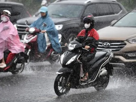 Thời tiết 10 ngày tới: Miền Bắc mưa lớn sầm sập, Trung Bộ nắng nóng chói chang