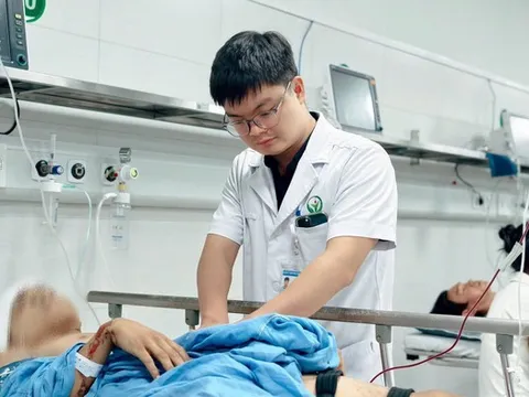 Vụ xe khách lao khỏi cao tốc ở Hà Nội: Bộ Y tế chỉ đạo khẩn