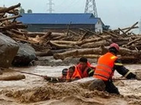 Mưa lũ ở Mường Than khiến 6 người nghi mất tích, 1 người chết