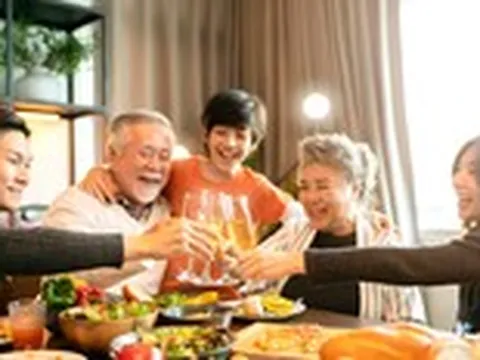 10 nhóm thực phẩm người trên 50 tuổi nên hạn chế