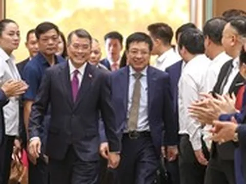 Thủ tướng: 'Khen Chính phủ thì để dịp khác, hội nghị để nêu các khó khăn và giải pháp'