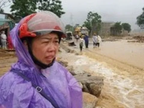 Lai Châu vẫn mưa, bản làng tan hoang vì lũ dữ