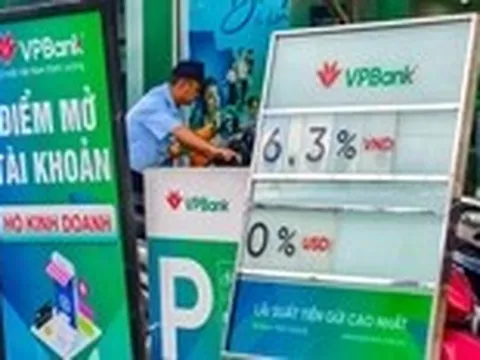 Điều gì đang diễn ra trên thị trường lãi suất: niêm yết 6%/năm, thực nhận tới 9%/năm?