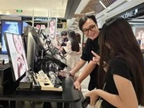 Vì sao 'thế hệ số' đang cứu sống các trung tâm thương mại?