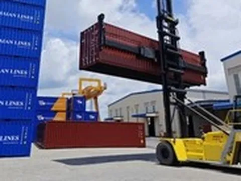 Hãng tàu quốc tế tăng đặt mua vỏ container ‘made in Vietnam’