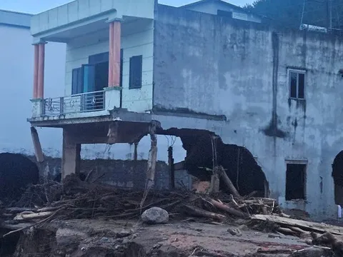 Mưa lớn dồn dập kéo dài, Bắc Bộ đối mặt nguy cơ lũ quét, sạt lở đất đến khi nào?