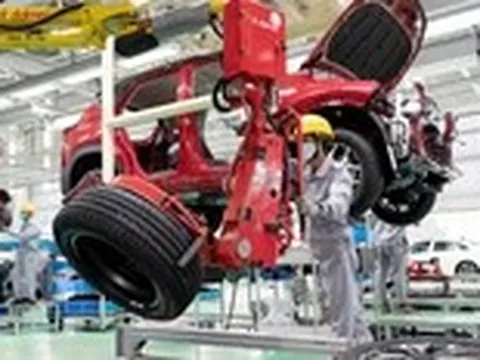 Phó thủ tướng chỉ đạo gỡ khó thủ tục không để rủi ro cho doanh nghiệp ô tô